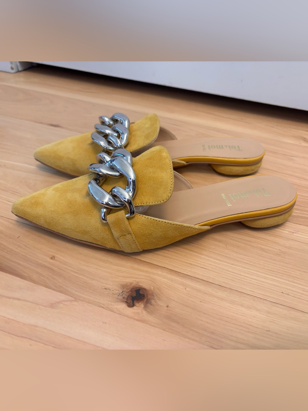 Women’s Pointed Toe Mule Slide Suede Yellow Chain Detail Sz 7.5 Italian Made